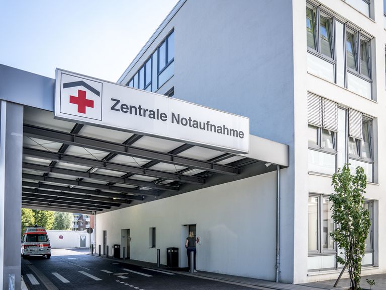 Einfahrt zur Zentralen Notaufnahme Einfahrt zur Zentralen Notaufnahme