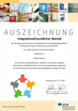 Urkunde Integrationsfreundlicher Betrieb BGW Urkunde Integrationsfreundlicher Betrieb der Berufsgenossenschaft für Gesundheitsdienst und Wohlfahrtspflege (BGW) für das Amalie Sieveking Krankenhaus in Hamburg, Auszeichnung Engagement für Vielfalt, Inklusion und interkulturelle Zusammenarbeit