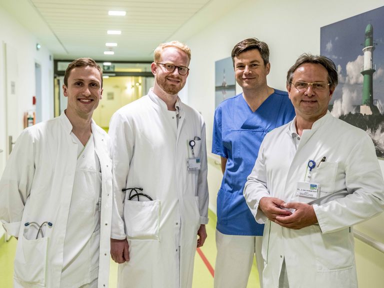 Aerztevisite auf Station, Allgemein-, Viszeral- und koloproktologische Chirurgie, Amalie Sieveking Krankenhaus, Hamburg Aerztevisite auf Station, Allgemein-, Viszeral- und koloproktologische Chirurgie, Amalie Sieveking Krankenhaus, Hamburg