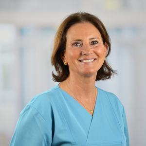 Porträt Mäggi Lübbersmeyer, Patientenaufnahme, Patienteninformation, Termin- und Aufnahme-Managerin, Evangelisches Amalie Sieveking Krankenhaus, Hamburg-Volksdorf Porträt Mäggi Lübbersmeyer, Patientenaufnahme, Patienteninformation, Termin- und Aufnahme-Managerin, Evangelisches Amalie Sieveking Krankenhaus, Hamburg-Volksdorf