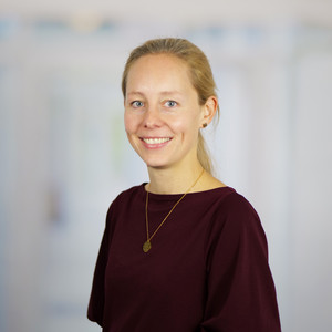 Lara Wendt ist Mitarbeiterin im Qualitätsmanagement im Evangelischen Amalie Sieveking Krankenhaus Hamburg Volksdorf Lara Wendt ist Mitarbeiterin im Qualitätsmanagement im Evangelischen Amalie Sieveking Krankenhaus Hamburg Volksdorf