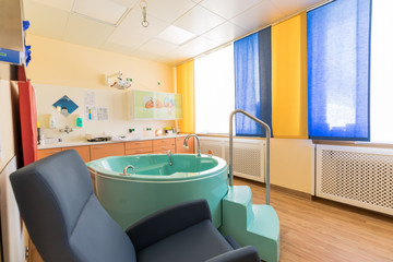 Kreißsaal in der Geburtshilfe, Schwangerschaft und Geburt, Evangelisches Amalie Sieveking Krankenhaus, Hamburg-Volksdorf Kreißsaal in der Geburtshilfe, Schwangerschaft und Geburt, Evangelisches Amalie Sieveking Krankenhaus, Hamburg-Volksdorf